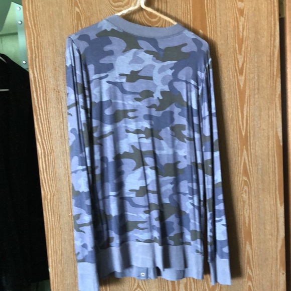 Snap front camo sweater - Picture 3 of 3